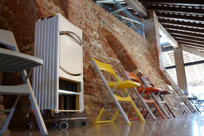 Стул пластиковый складной Compact красный 435х470х775 мм Стул пластиковый складной Compact красный 435х470х775 мм